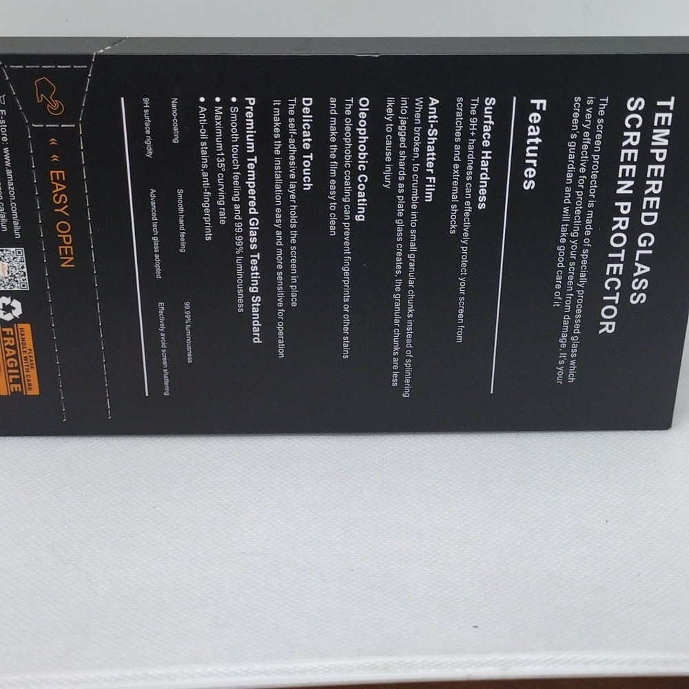 Ailun Gold and Black Screen Protector - Picture 4 of 4
